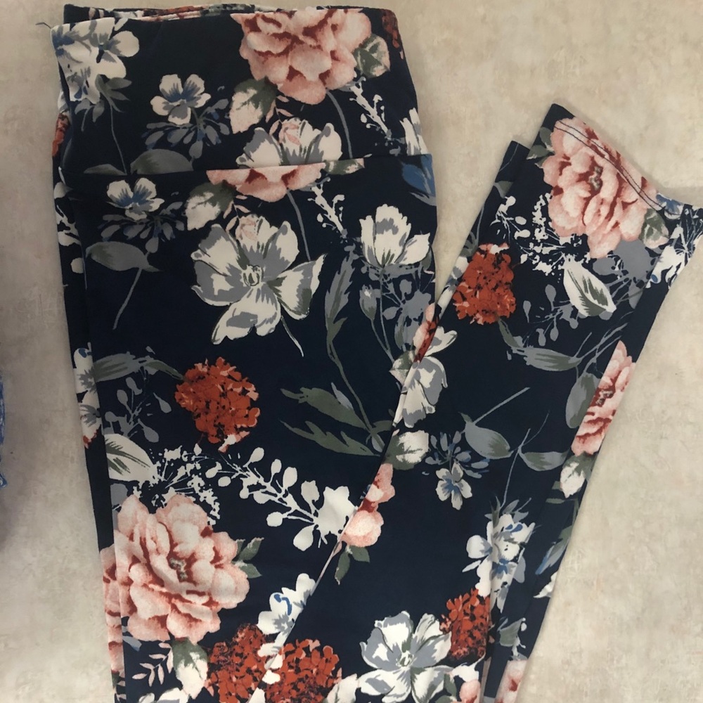 💕Abby and Anna leggings